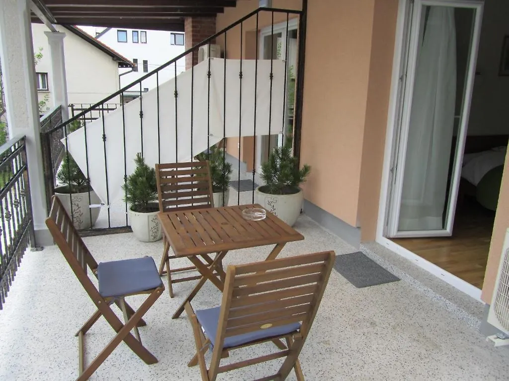 Alo Apartments Vila Klara Lubiana 0*,