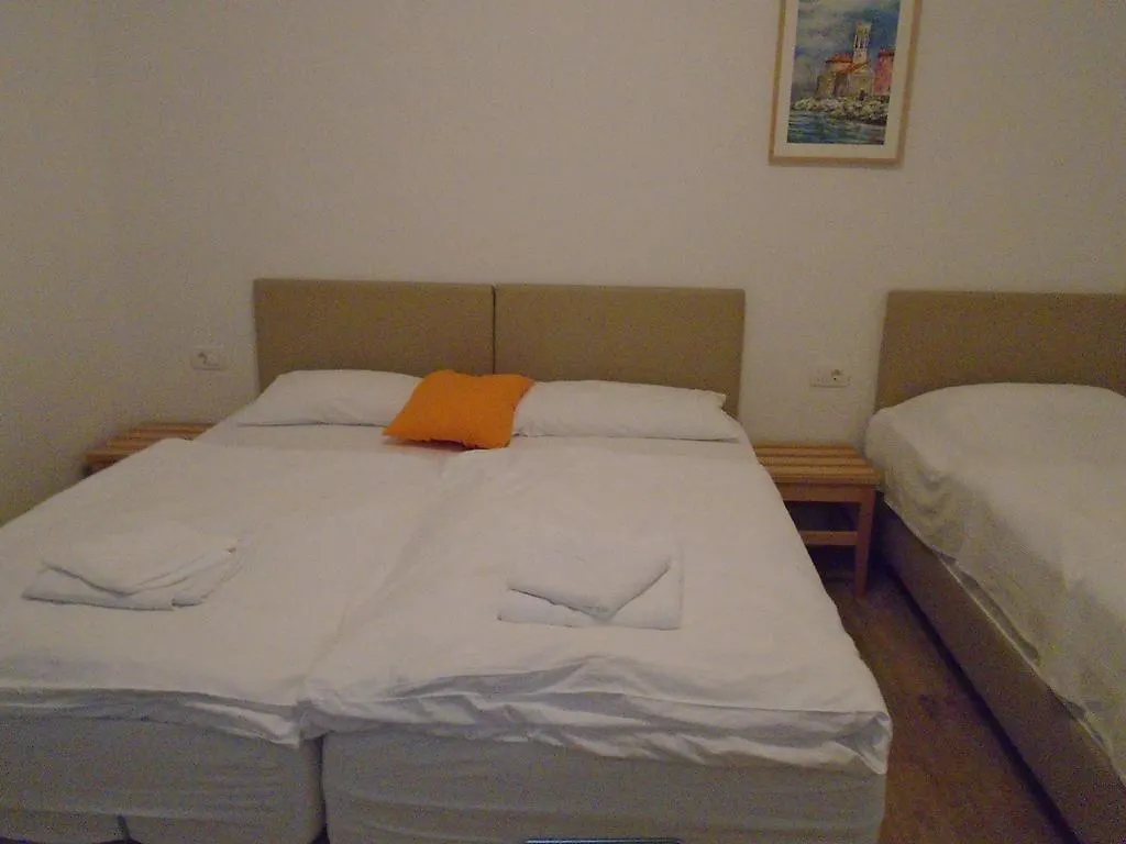 Alo Apartments Vila Klara Lubiana 0*,  Slovenia